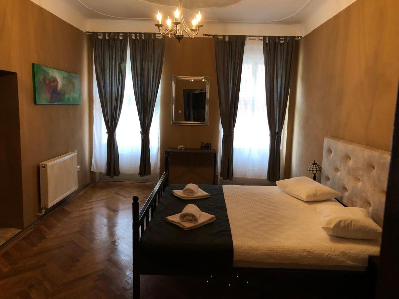 Poet Pastior Residence 锡比乌 外观 照片
