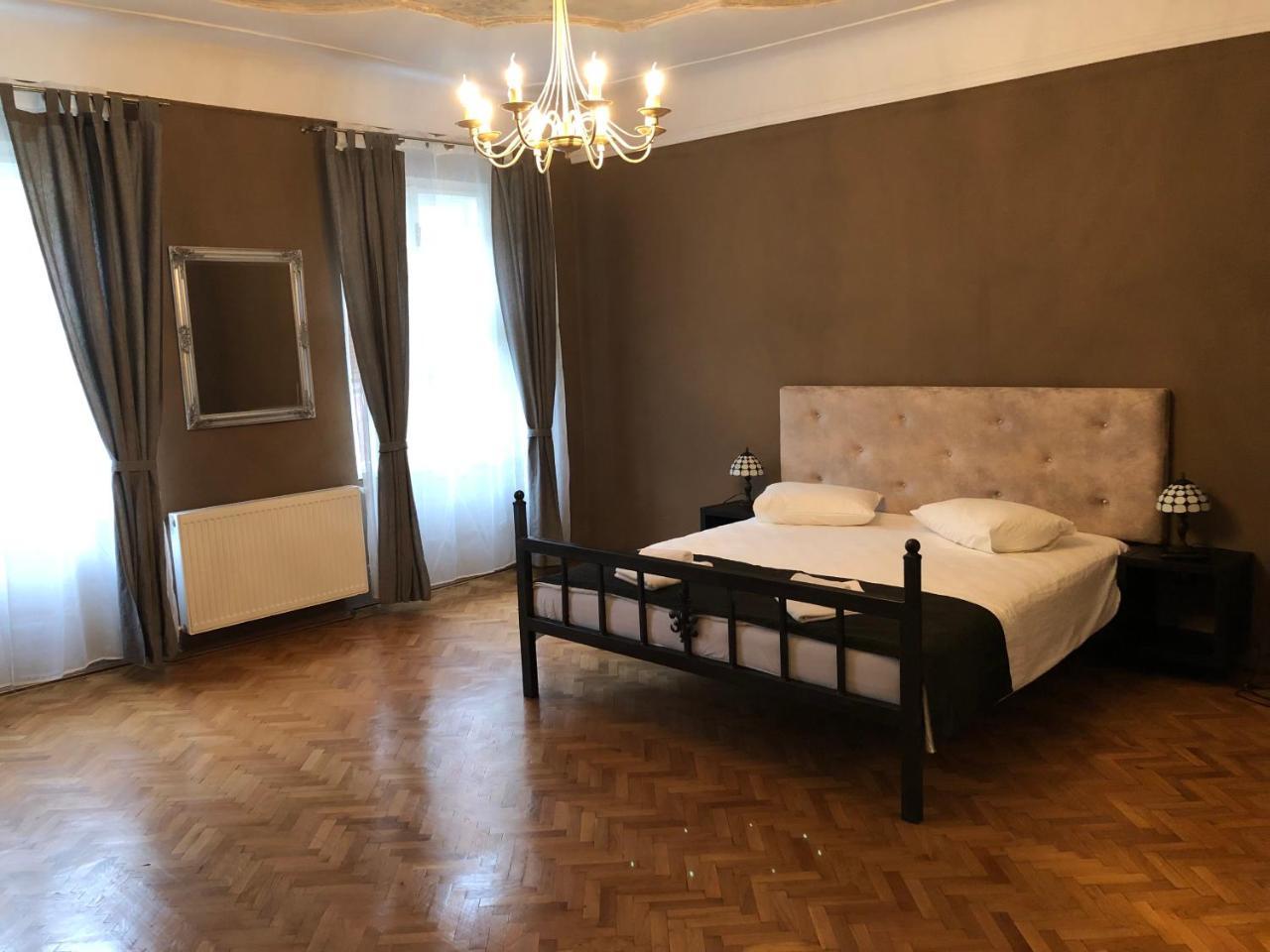 Poet Pastior Residence 锡比乌 外观 照片